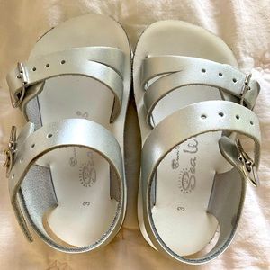 Saltwater sandals baby girl size 3